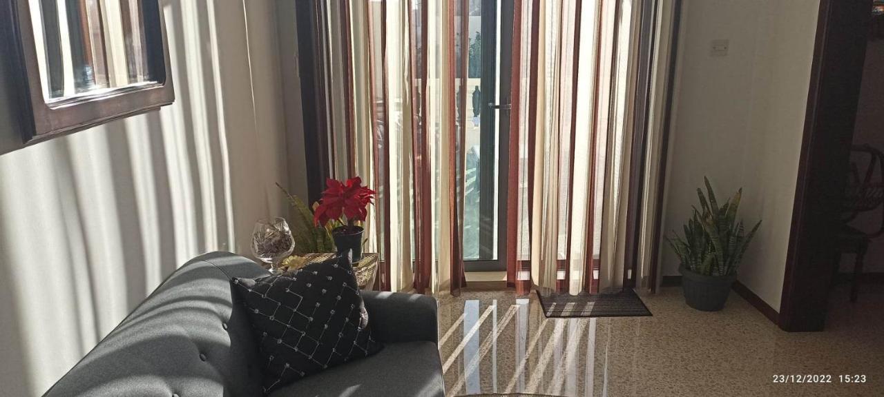 Gudja Close To Airport, Double Bedroom, Sofa-Bed, Private Bathroom For Adults And Children Aged 10 And Over Only المظهر الخارجي الصورة